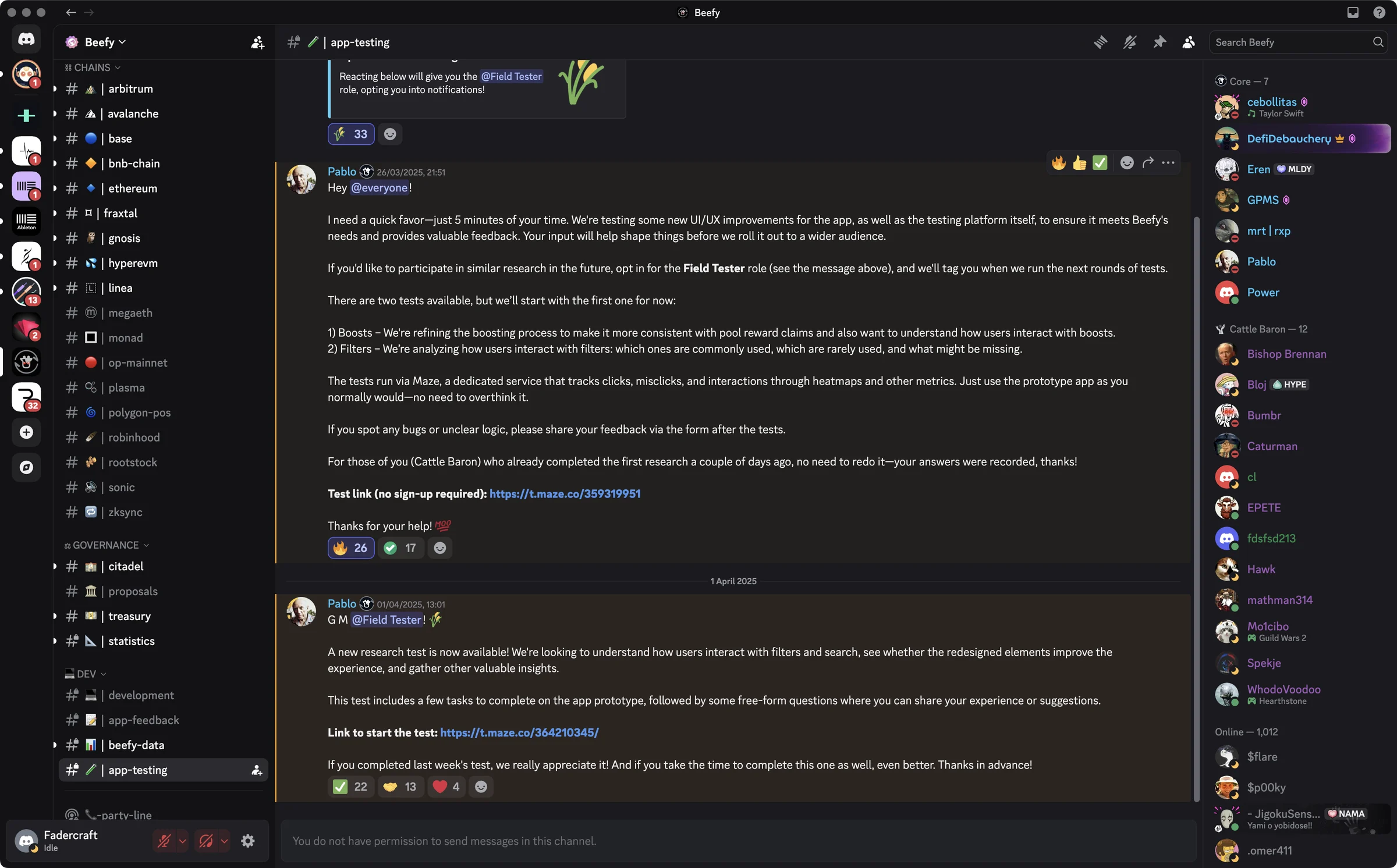 Канал #app-testing в Discord-сервере Beefy: сообщение о роли Field Tester с 33 реакциями и посты продакт-менеджера со ссылками на оба теста в Maze